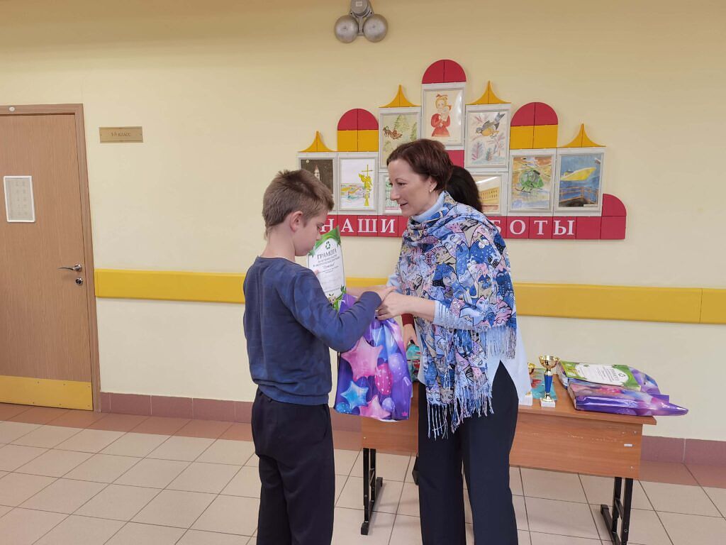 Линейка по итогам конкурсов и соревнований