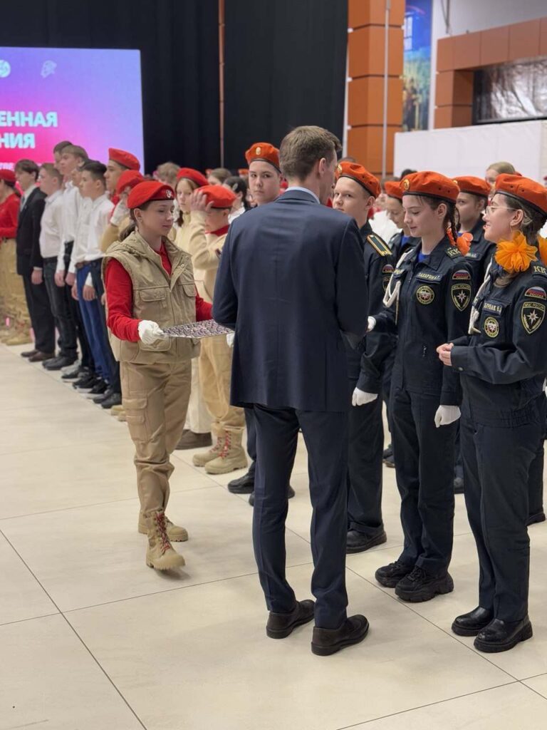 И позывной Струна летит над миром…