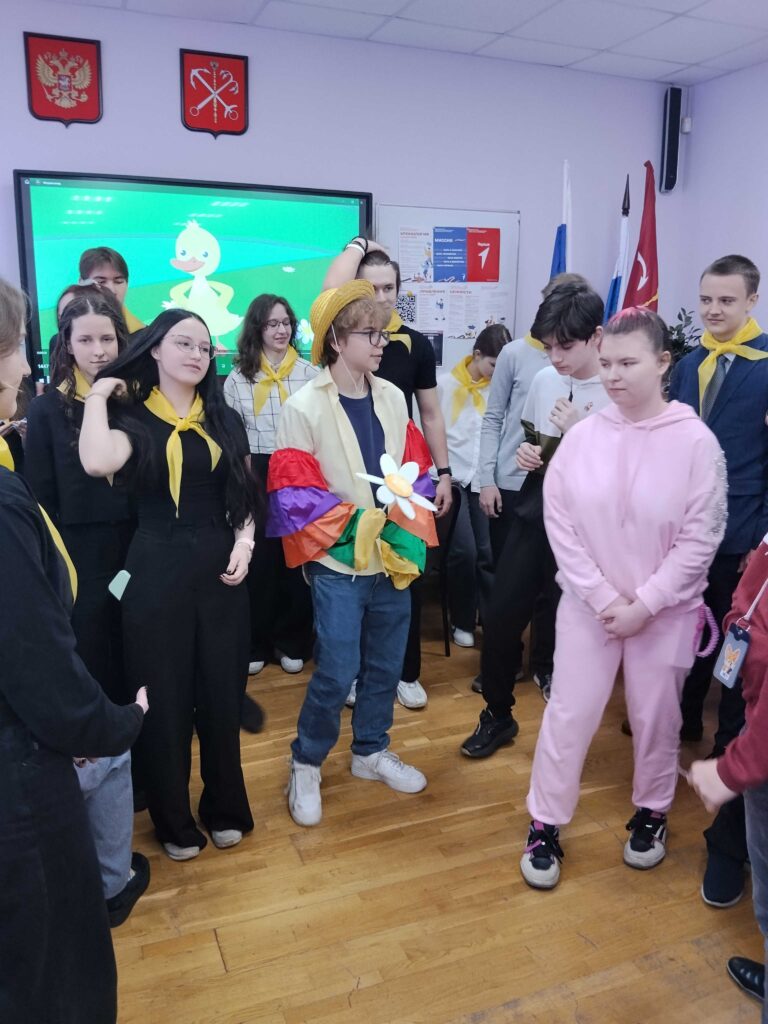 Игра-путешествие «Поможем маме-курице собрать своих цыплят!»
